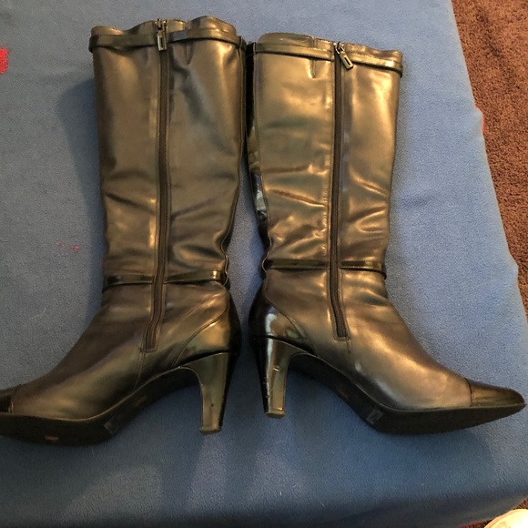 FINAL PRICE: Black Heeled Leather Boots by Clarks - Picture 3 of 6